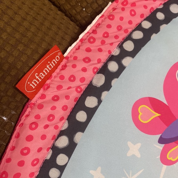 Baby girl playing Mat - Picture 4 of 4